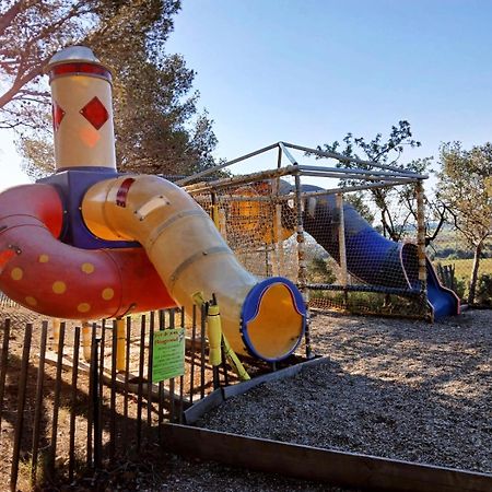 Camping Le Bois De Pins Salses le Chateau Bagian luar foto