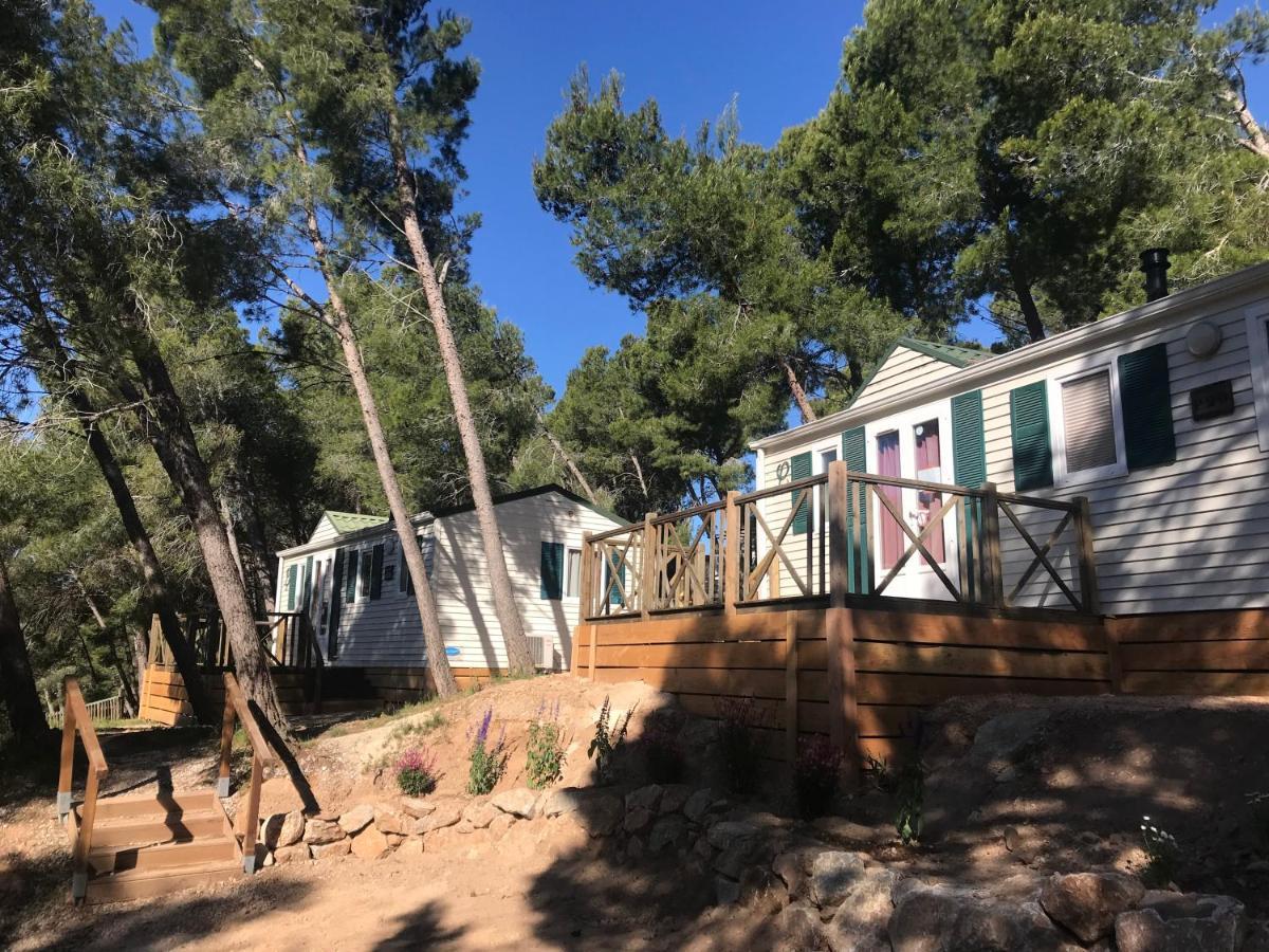Camping Le Bois De Pins Salses le Chateau Bagian luar foto