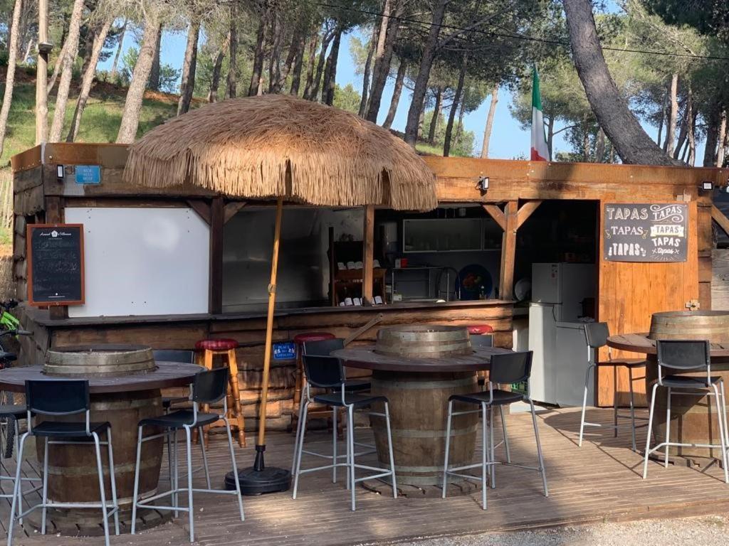 Camping Le Bois De Pins Salses le Chateau Bagian luar foto