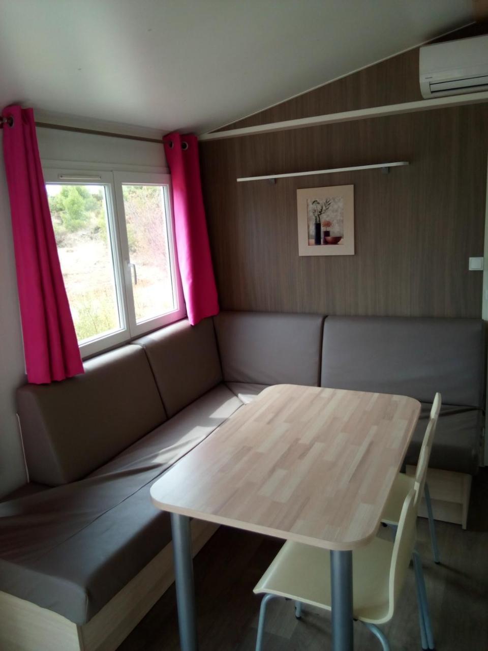 Camping Le Bois De Pins Salses le Chateau Bagian luar foto